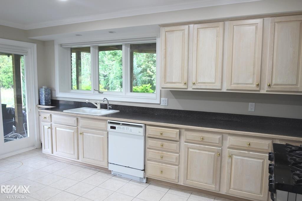 44265 Riverview Ridge Drive Clinton Township, MI 48038 - Photo 41 of 48 50088895-40.JPG