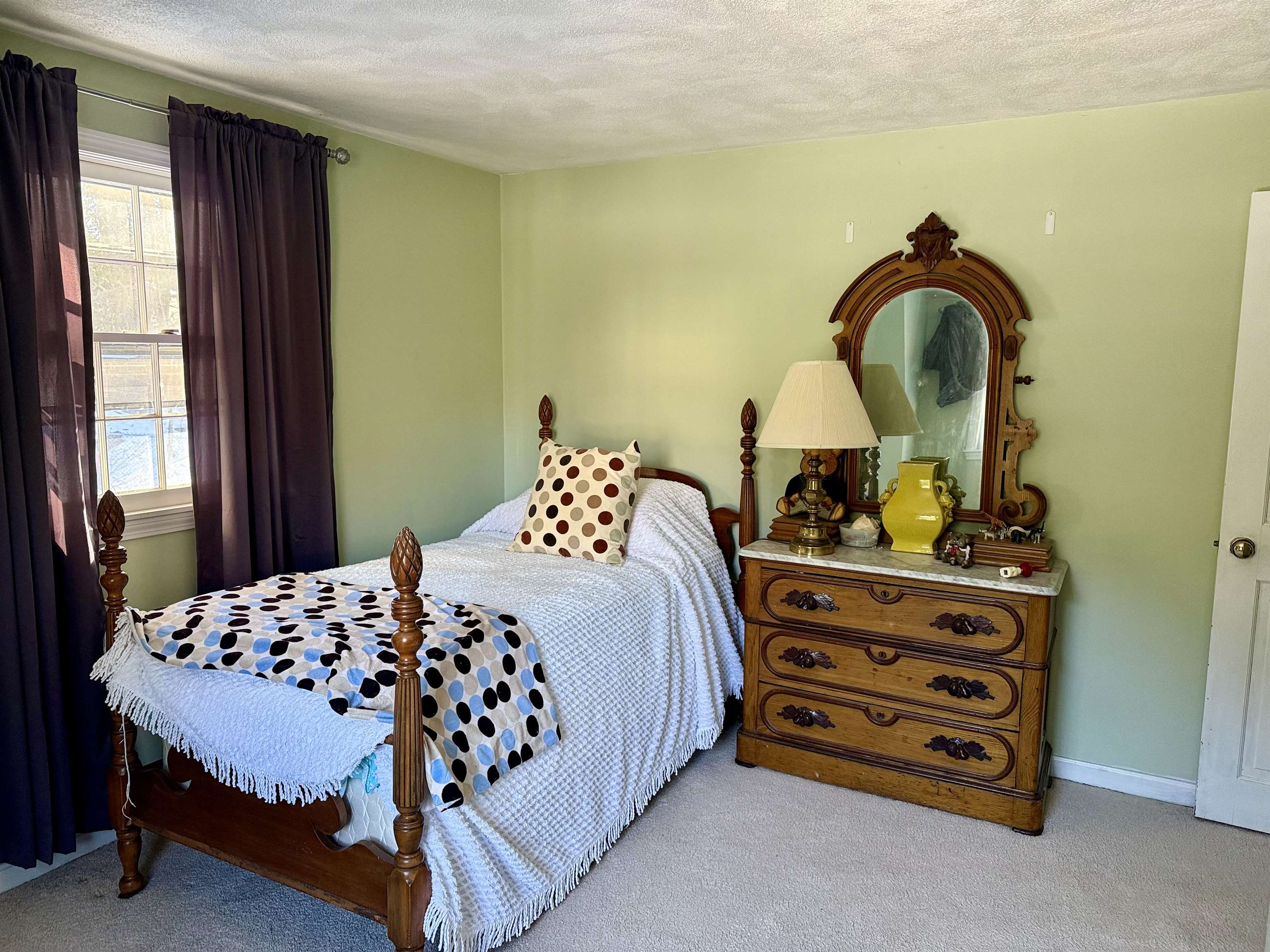 24 Shadwell Road Nashua, NH 03062 - Photo 11 of 17