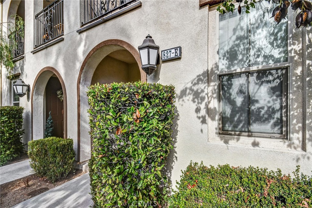 827 East Promenade, Unit E Azusa, CA 91702 - Photo 3 of 32