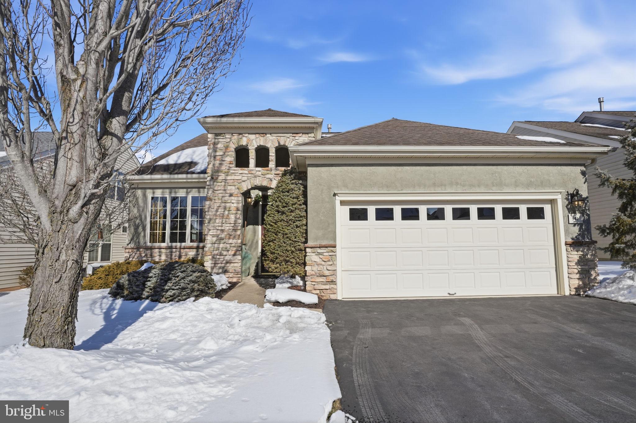 941 Hamilton Way Warminster, PA 18974 - Photo 2 of 27 Exterior Front