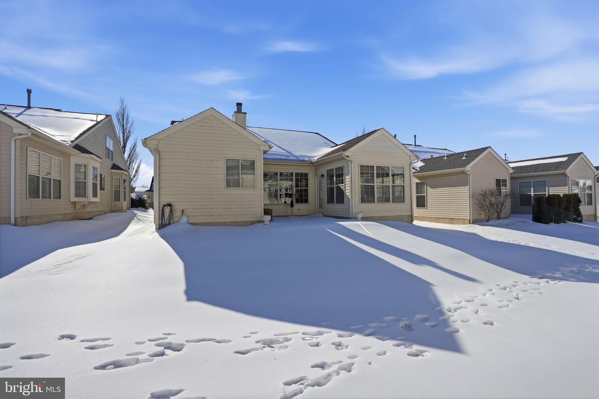 941 Hamilton Way Warminster, PA 18974 - Photo 6 of 27 Exterior Rear