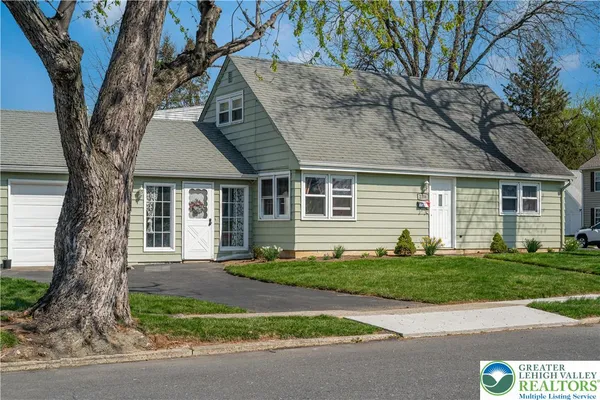 $327,900 | 2104 Fireside Drive, Bethlehem, PA 18018