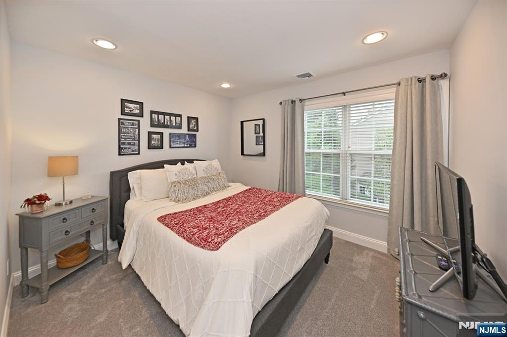 8 Hunter Road North Haledon, NJ 07508 - Photo 16 of 46 Gallery Image 16