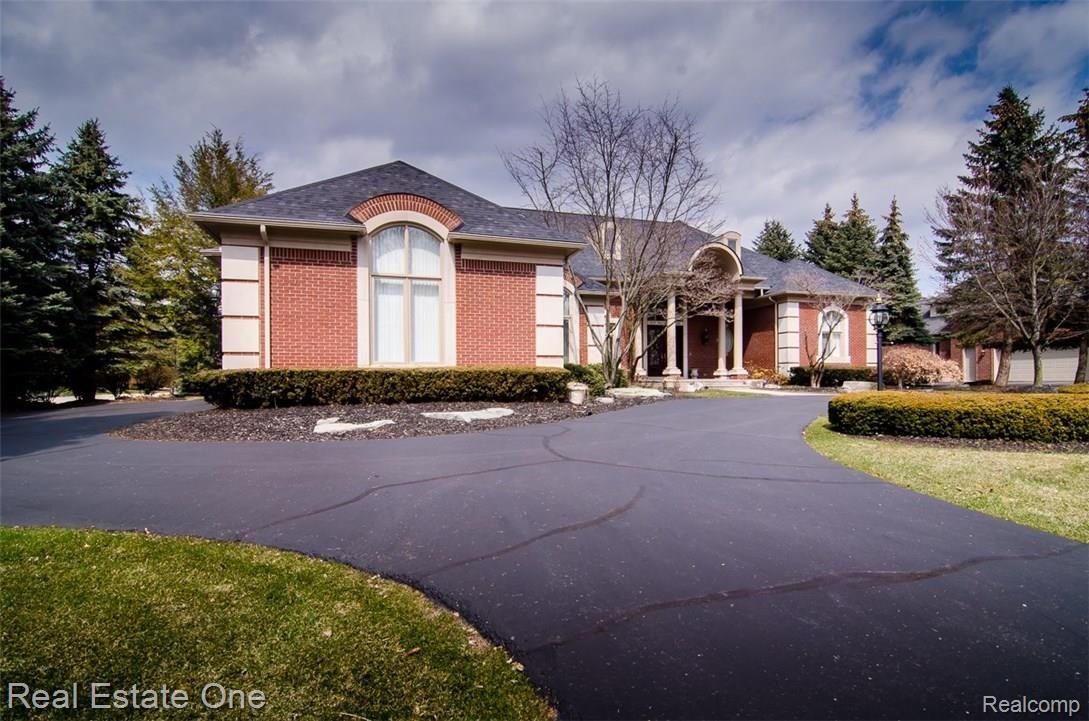 3717 Walnut Brook Drive Rochester, MI 48309 - Photo 33 of 36 20180411_142246.jpg