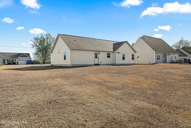 $1,725 | 111 Easton Drive, Richlands, NC 28574