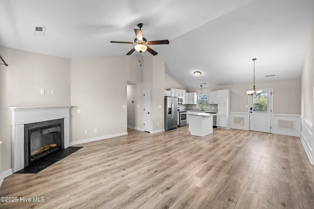 $1,725 | 111 Easton Drive, Richlands, NC 28574