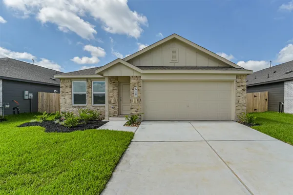 $2,250 | 648 Burlina Road, La Marque, TX 77568