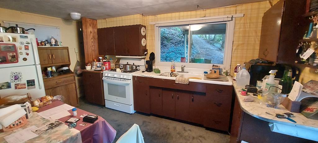 2267 Walnut Bend Road Oil City, PA 16301 - Photo 7 of 11