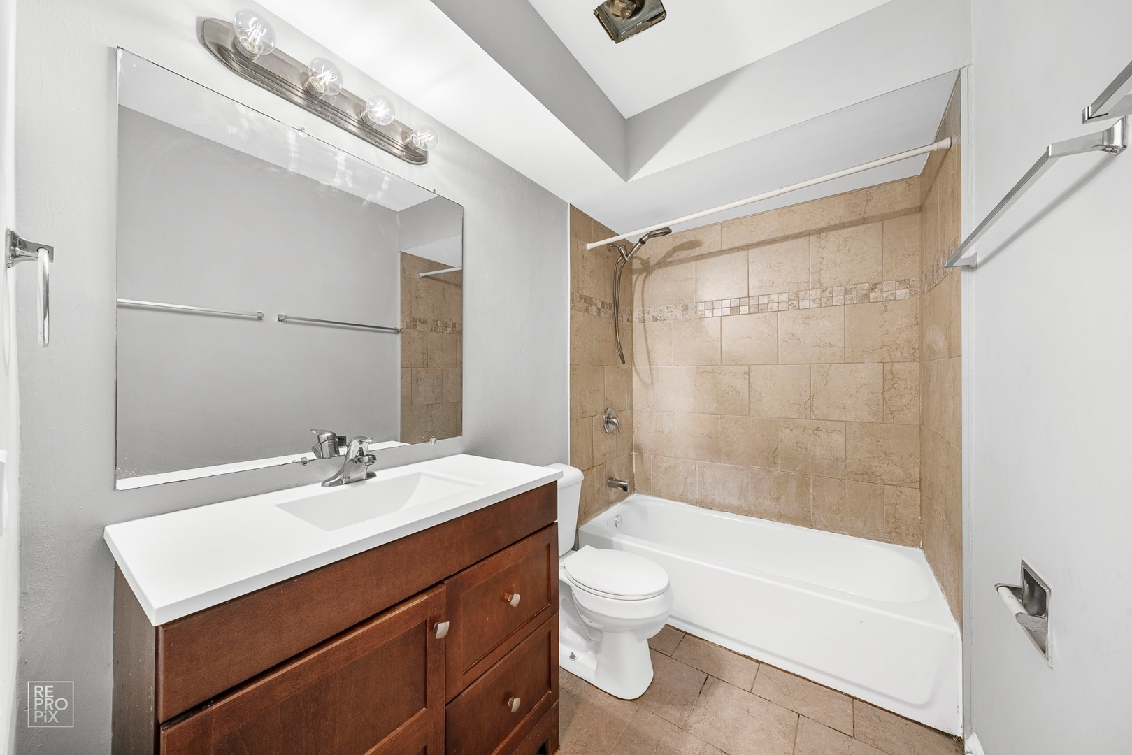 18201 Ravisloe Terrace Country Club Hills, IL 60478 - Photo 13 of 17