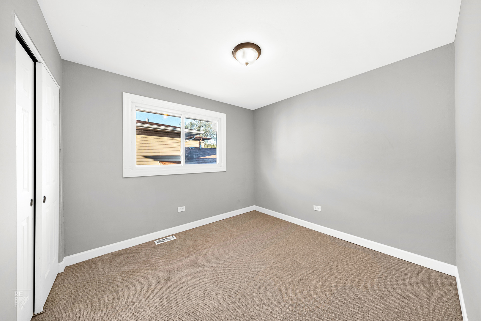 18201 Ravisloe Terrace Country Club Hills, IL 60478 - Photo 14 of 17