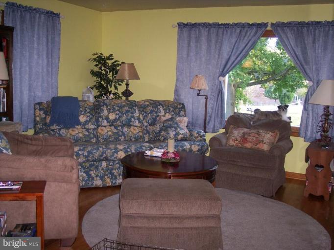 10967 Big Pool Road Big Pool, MD 21711 - Photo 2 of 21 Living Room