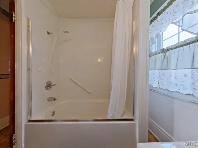 $129,900 | 1005 Ney Avenue, Whitestown, NY 13502