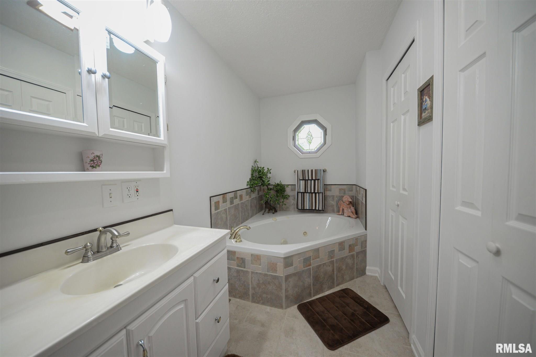 11210 Licata Road Benton, IL 62812 - Photo 22 of 49 Gallery Image 22