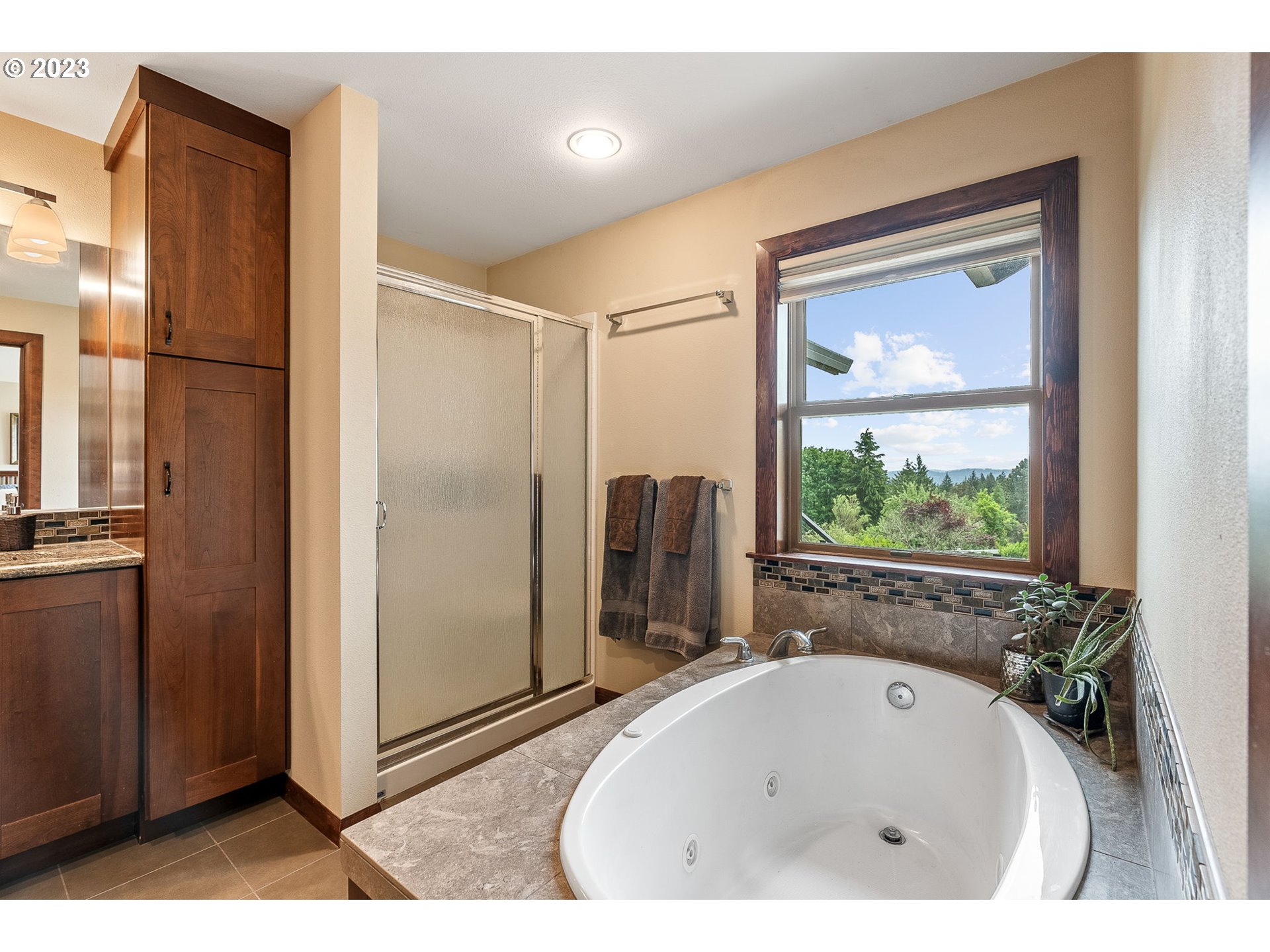 12300 Southeast Ridgecrest Road Happy Valley, OR 97086 - Photo 17 of 35 Bathroom, Attached