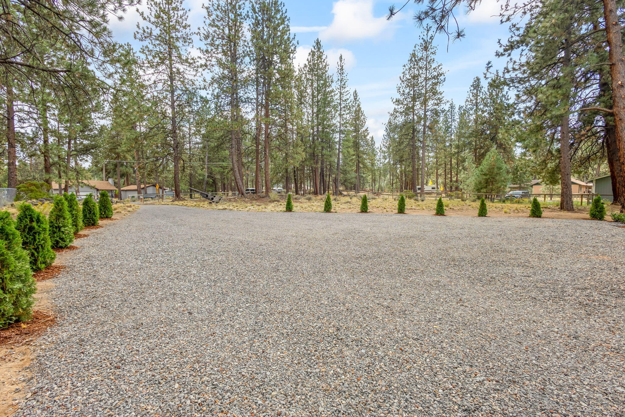 60061 Navajo Road Bend, OR 97702 - Photo 25 of 38 Driveway Facing Navajo