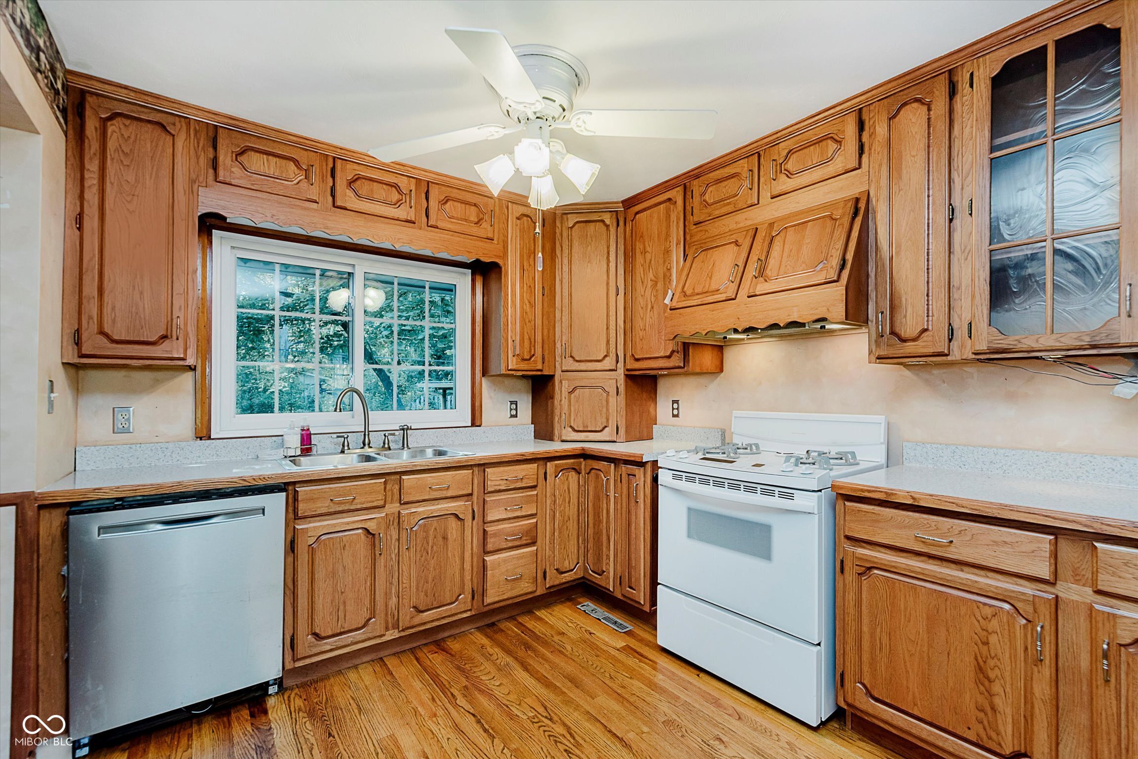 9221 North Delaware Street Indianapolis, IN 46240 - Photo 11 of 28