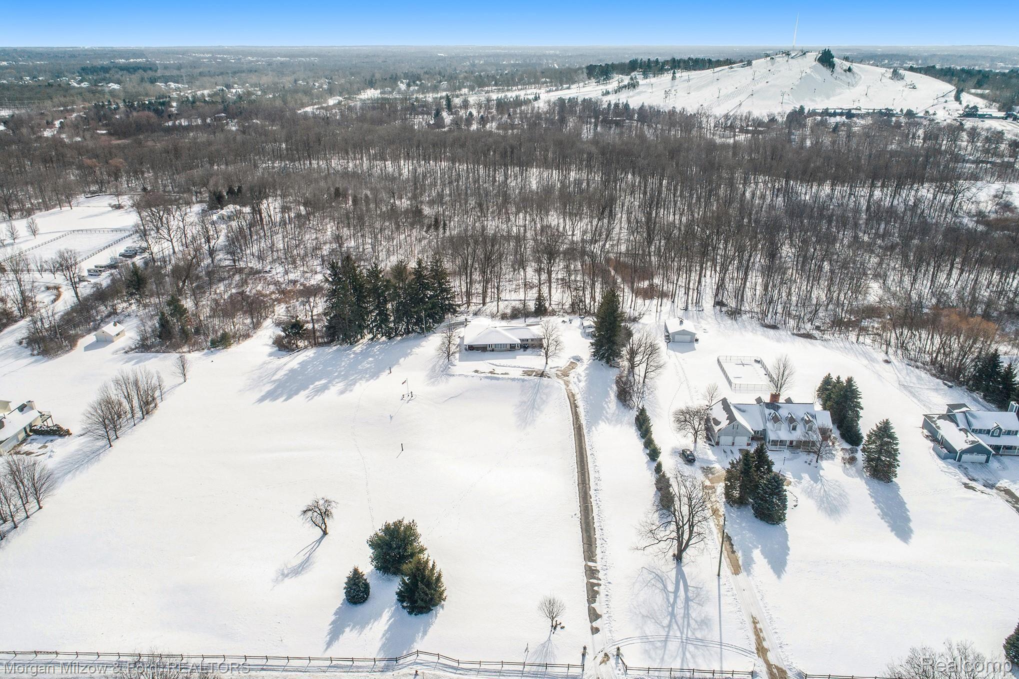 5425 Clarkston Road Clarkston, MI 48348 - Photo 35 of 36 Aerial view