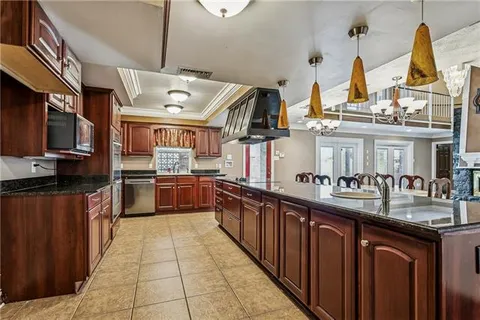 $430,000 | 1401 Avenue E, Marrero, LA 70072