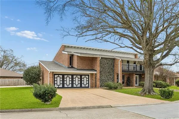 $430,000 | 1401 Avenue E, Marrero, LA 70072