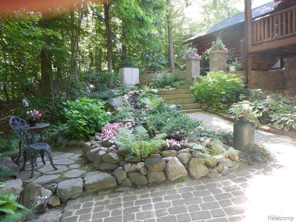 1846 Noble Road Leonard, MI 48367 - Photo 17 of 53 Rear Patio.jpg