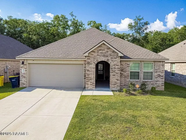 $2,100 | 521 Saddle Crest Drive, Lafayette, LA 70507