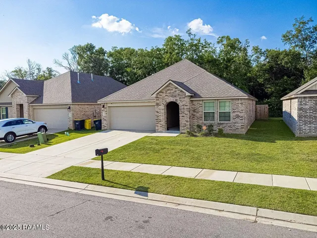 $2,100 | 521 Saddle Crest Drive, Lafayette, LA 70507