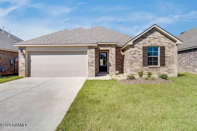 $2,100 | 521 Saddle Crest Drive, Lafayette, LA 70507