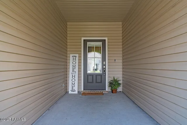 $2,100 | 521 Saddle Crest Drive, Lafayette, LA 70507