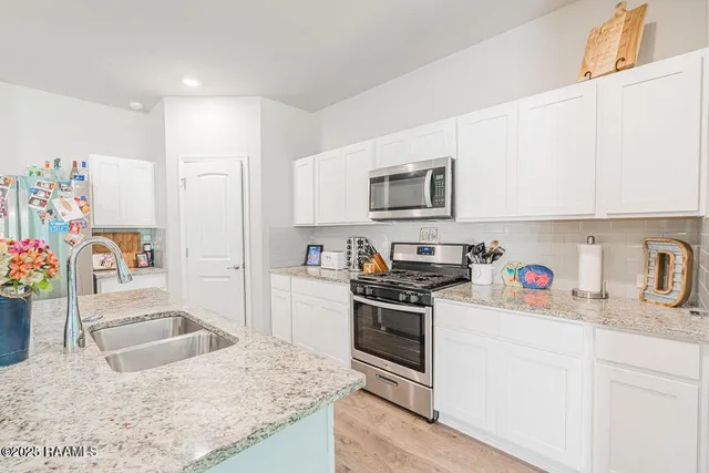 $2,100 | 521 Saddle Crest Drive, Lafayette, LA 70507