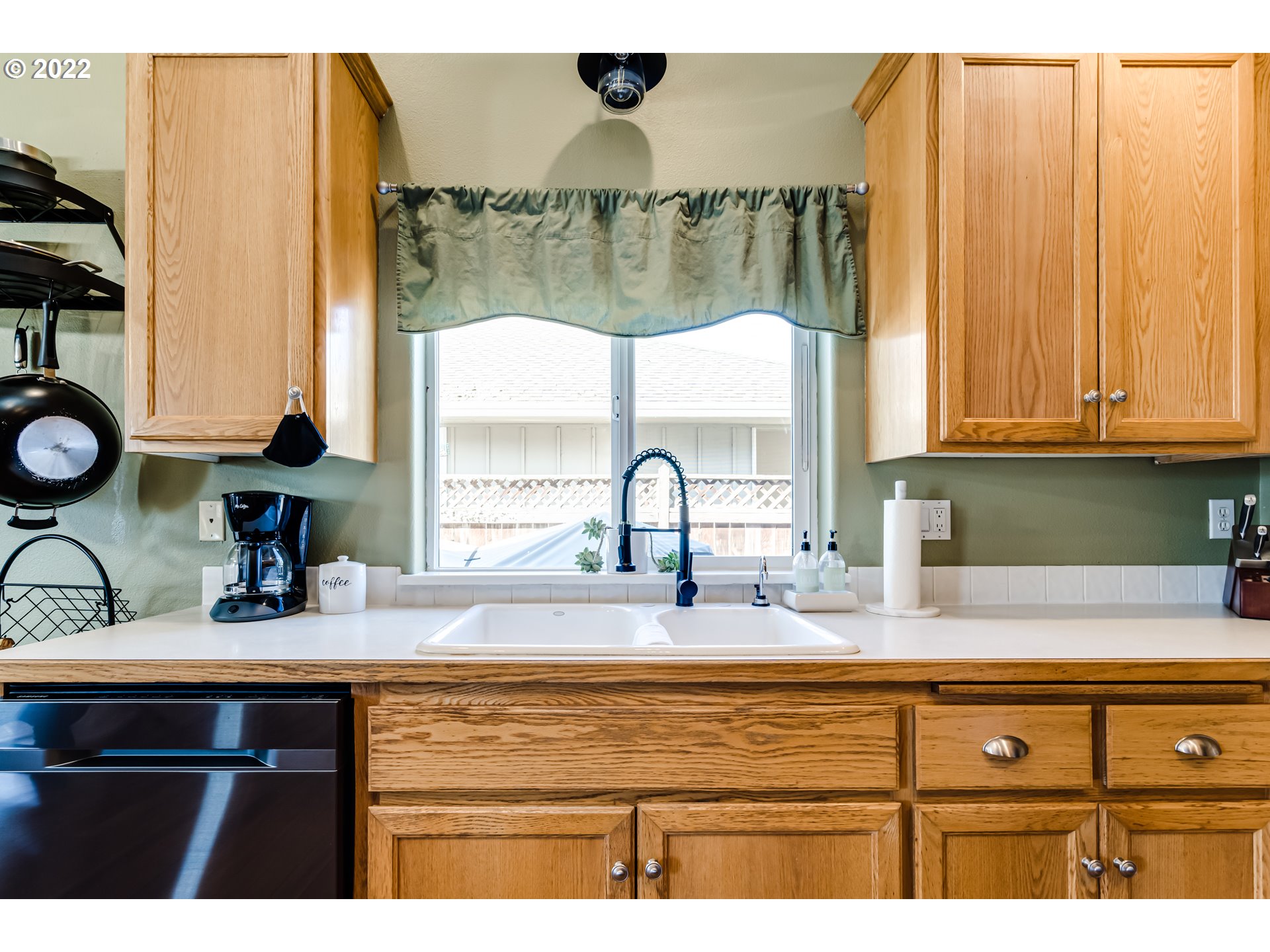 6020 Pine Ridge Place Eugene, OR 97402 - Photo 10 of 26 Gallery Image 10