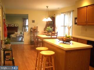 233 Aspen Road Yardley, PA 19067 - Photo 3 of 5 Gallery Image 3