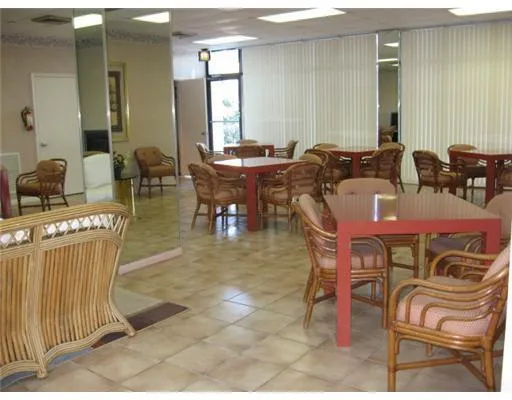 $2,200 | 2000 Presidential Way, Unit 306, West Palm Beach, FL 33401