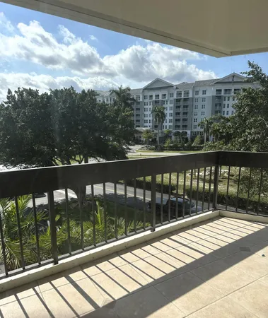 $2,200 | 2000 Presidential Way, Unit 306, West Palm Beach, FL 33401