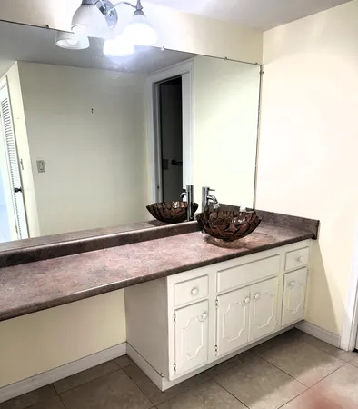 $2,200 | 2000 Presidential Way, Unit 306, West Palm Beach, FL 33401