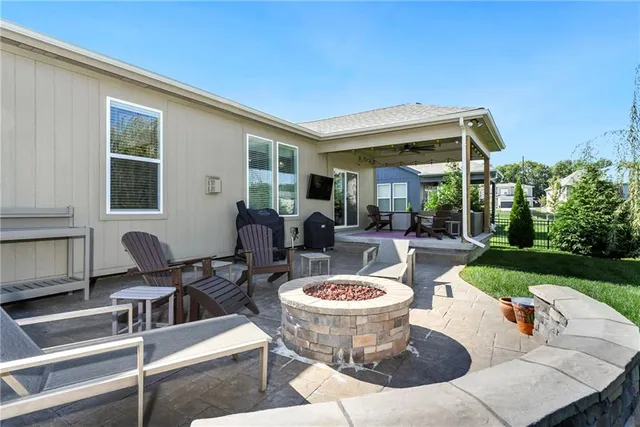 $599,000 | 19008 189th Street, Spring Hill, KS 66083