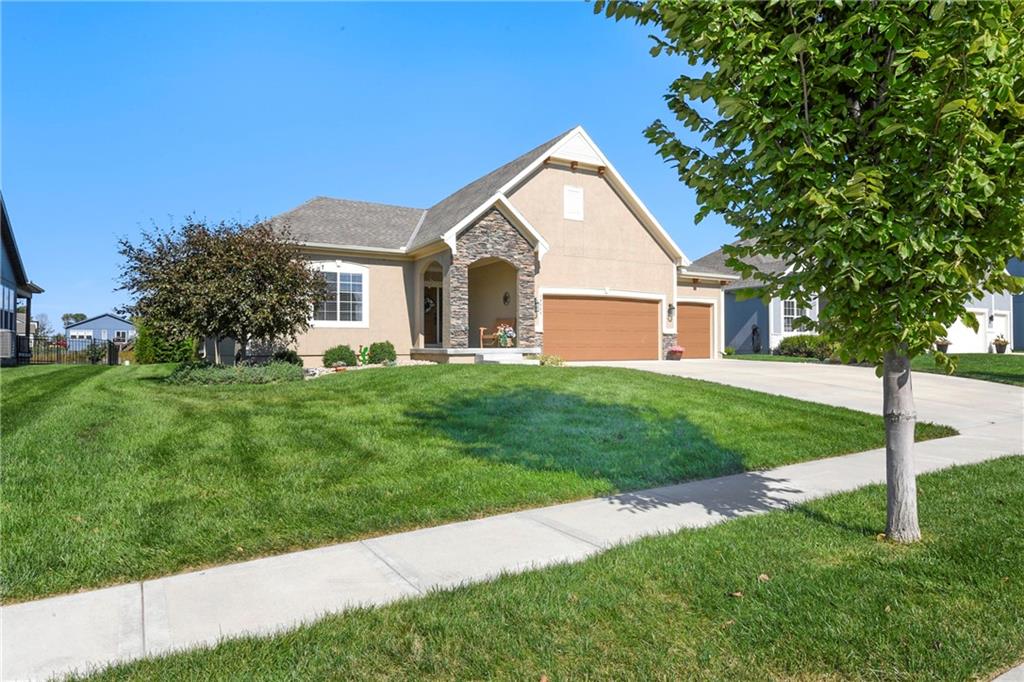 19008 189th Street Spring Hill, KS 66083 - Photo 7 of 57