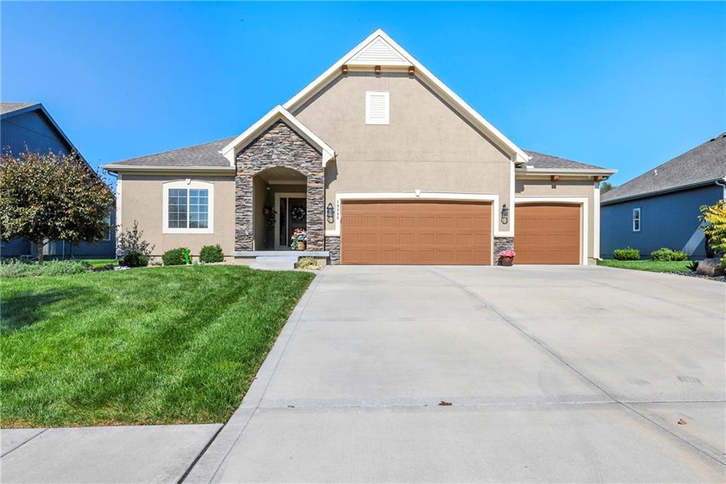 19008 189th Street Spring Hill, KS 66083 - Photo 8 of 57