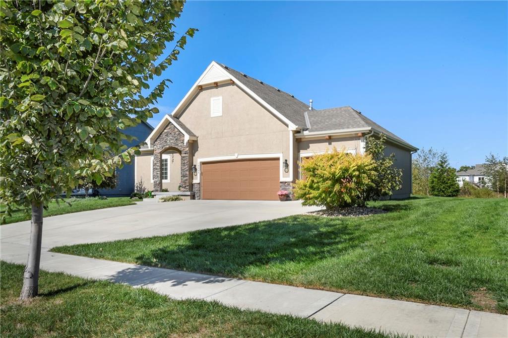 19008 189th Street Spring Hill, KS 66083 - Photo 9 of 57