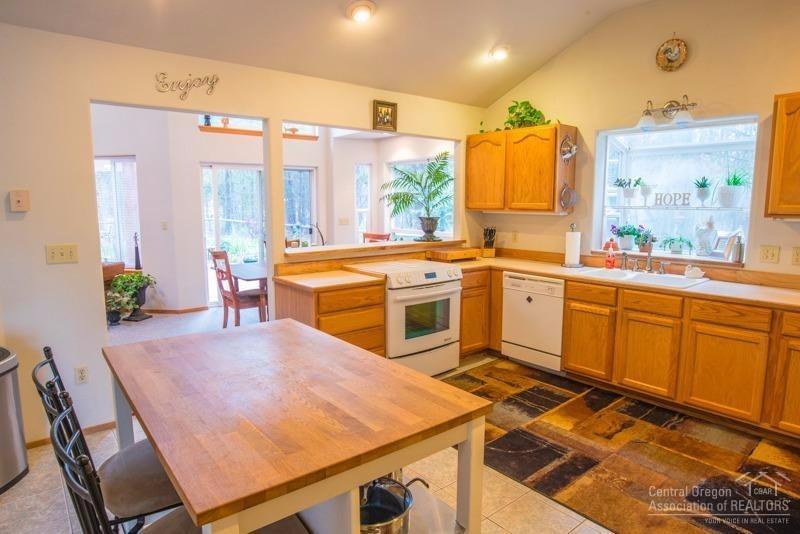 17486 Snow Goose Road Bend, OR 97707 - Photo 9 of 17 Spacious and open kitchen.