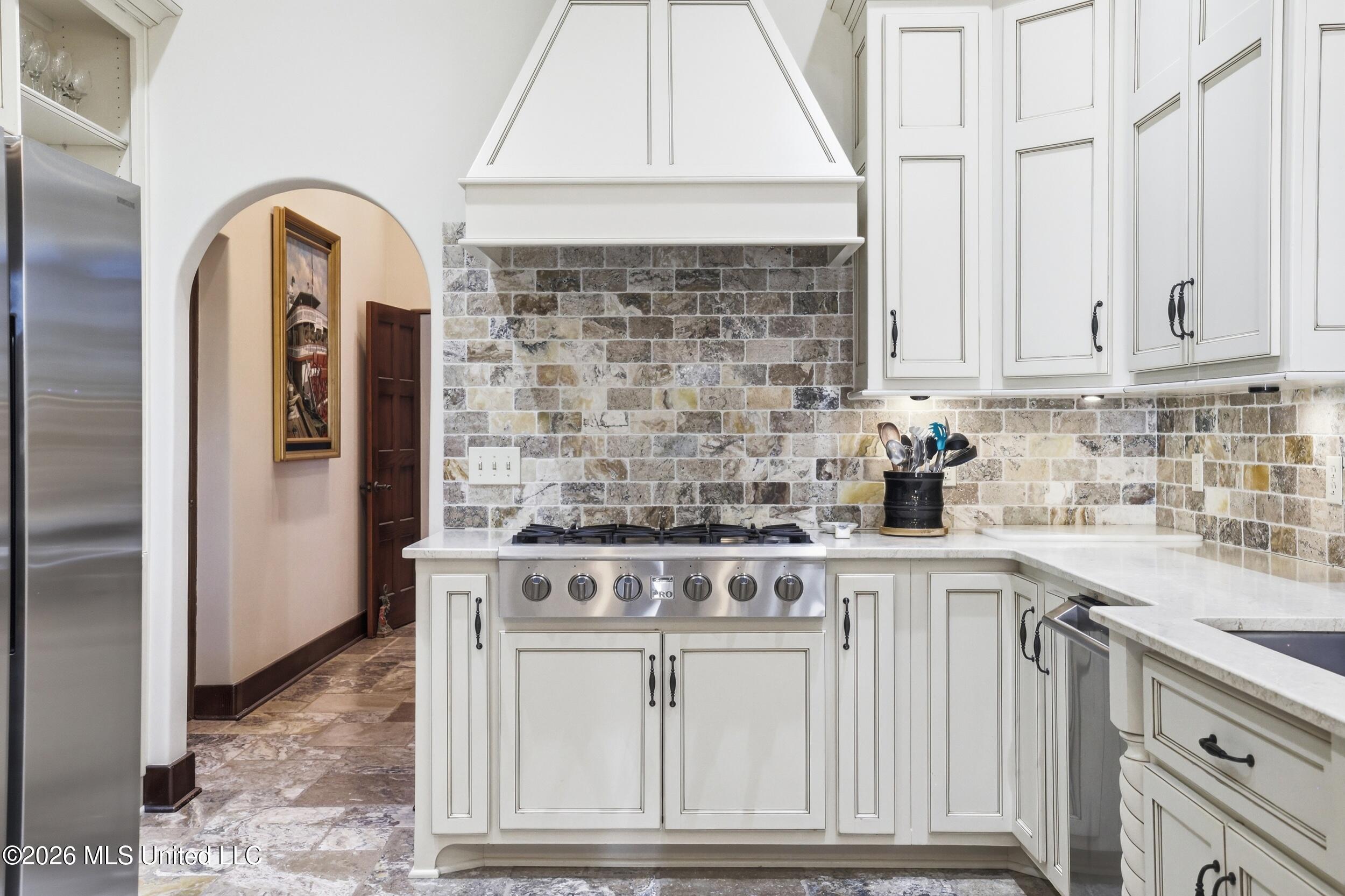 13801 Arbor Circle Ocean Springs, MS 39564 - Photo 17 of 95 COOKING AREA IN KITCHEN