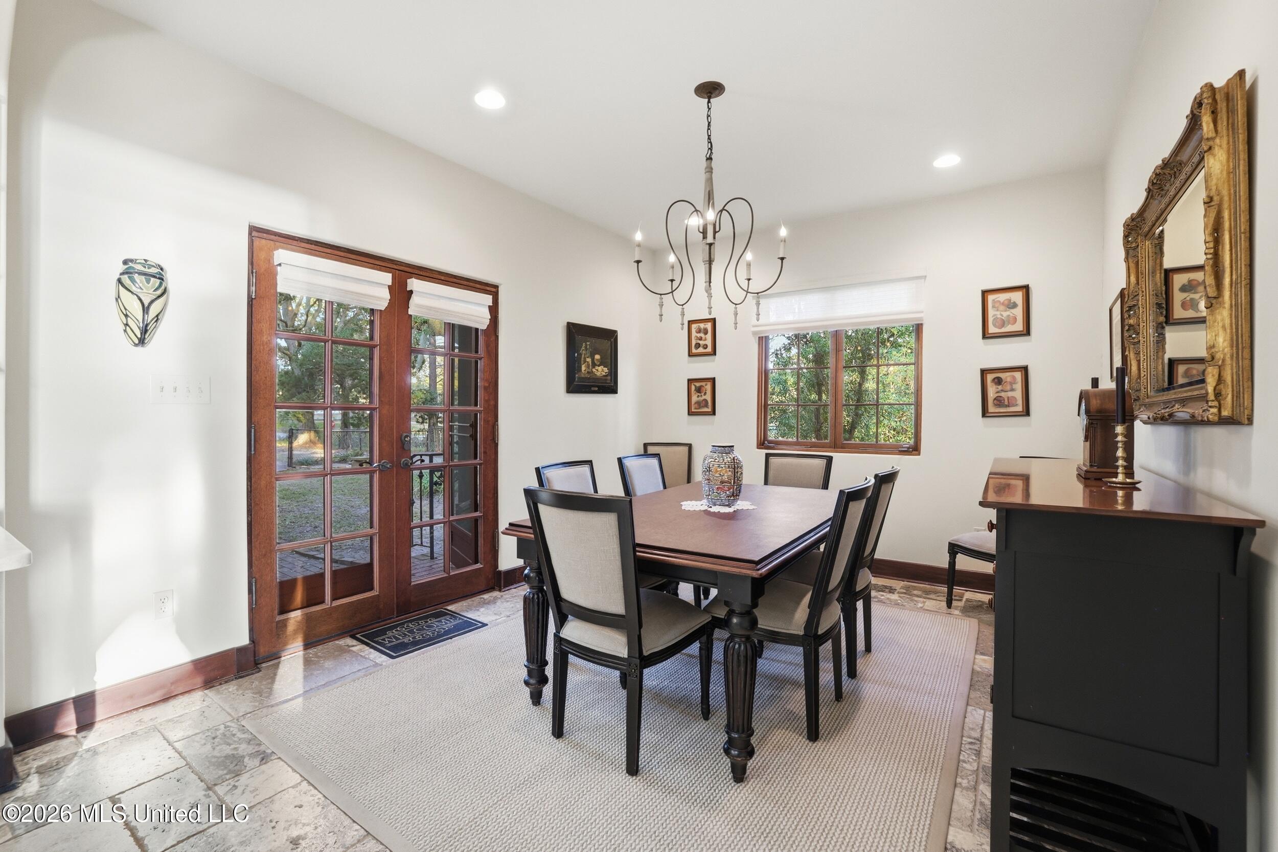 13801 Arbor Circle Ocean Springs, MS 39564 - Photo 22 of 95 MORNING ROOM WITH ACCESS TO SIDE PATIO
