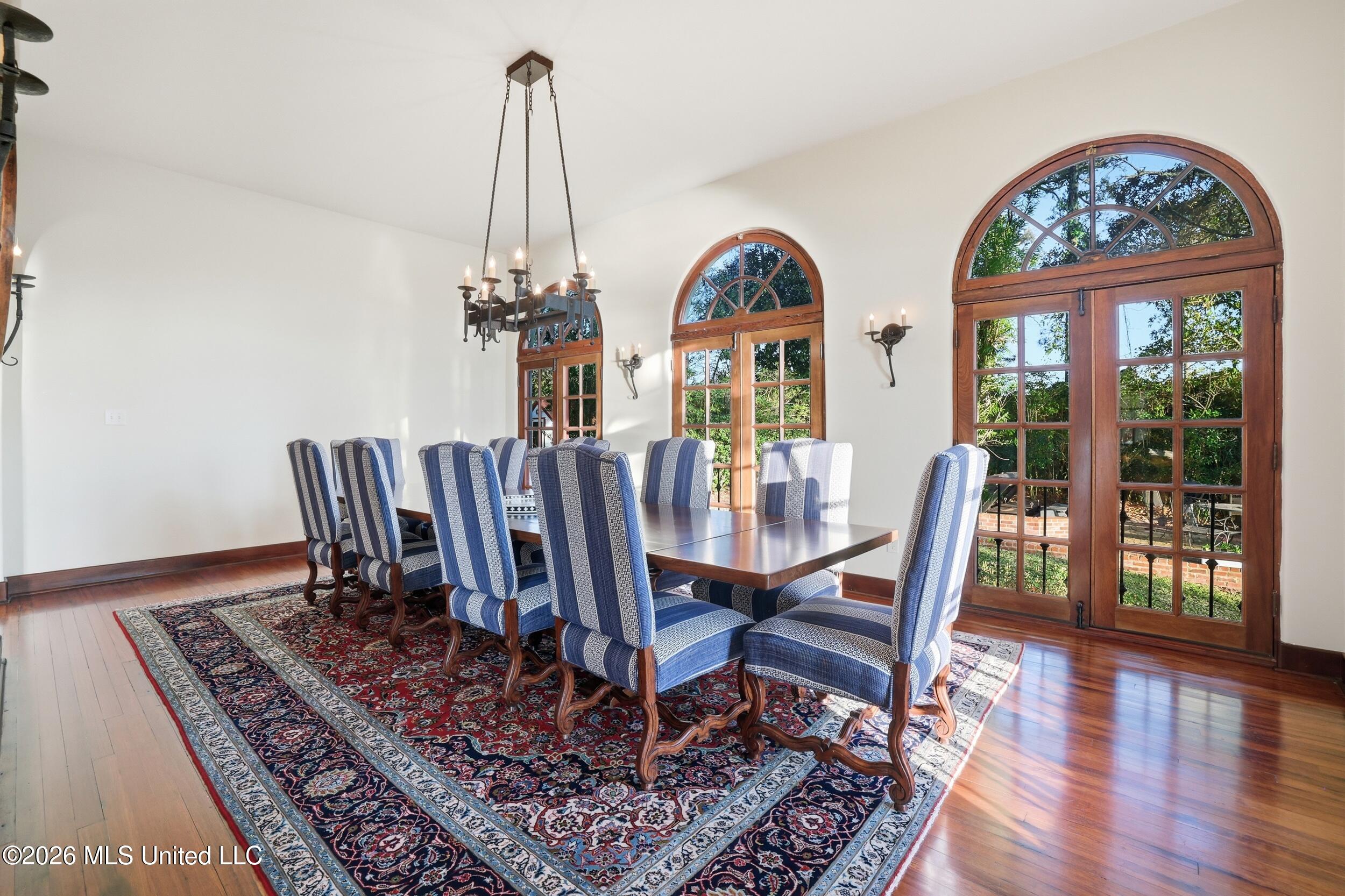 13801 Arbor Circle Ocean Springs, MS 39564 - Photo 30 of 95 FORMAL DINING