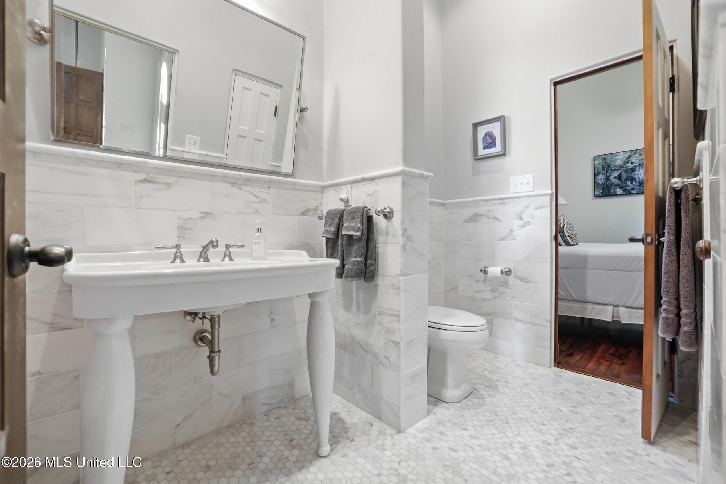 13801 Arbor Circle Ocean Springs, MS 39564 - Photo 67 of 95 JACK AND JILL BATH