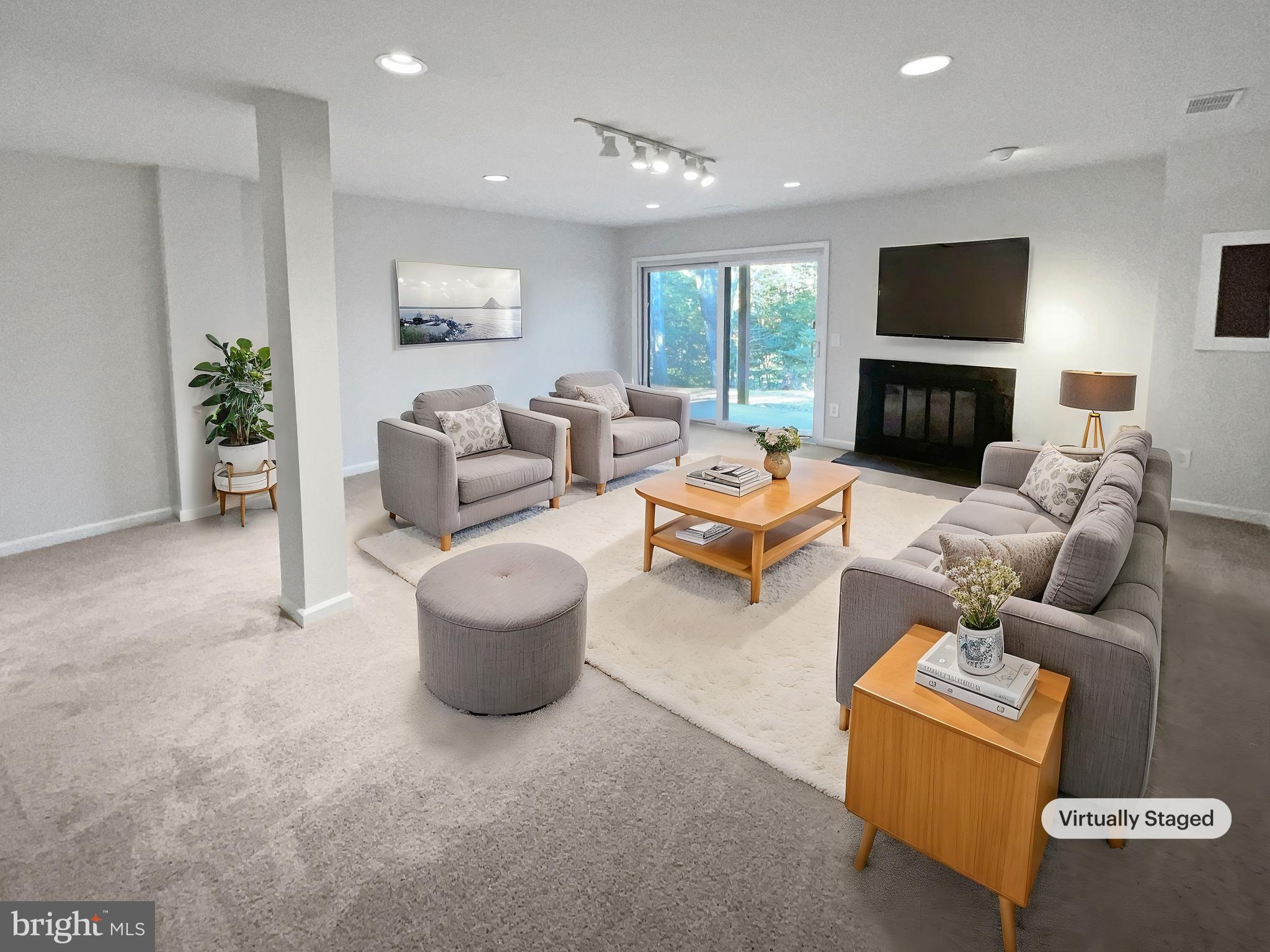 11736 Decade Court Reston, VA 20191 - Photo 2 of 65 Virtually staged
