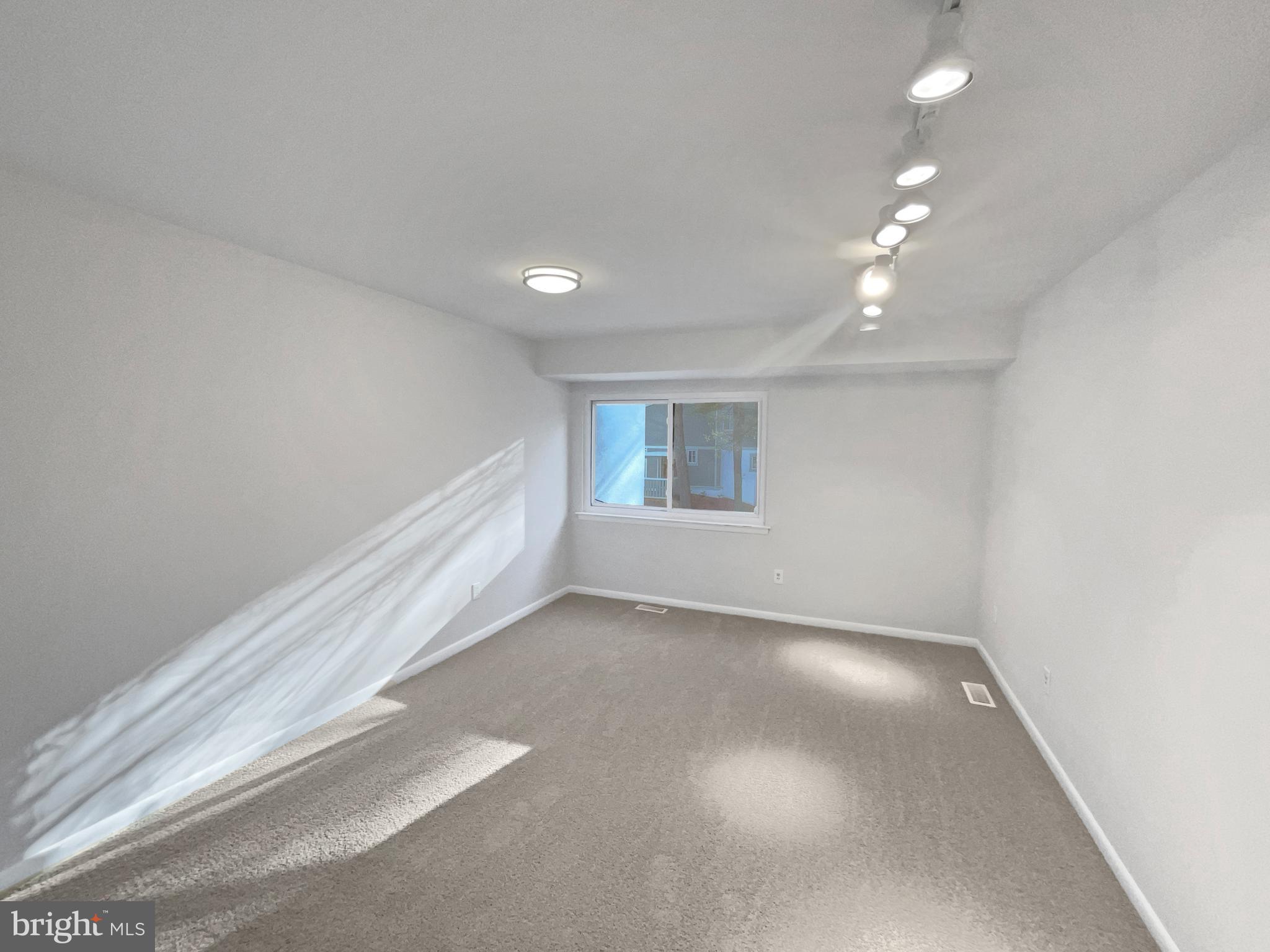 11736 Decade Court Reston, VA 20191 - Photo 46 of 65