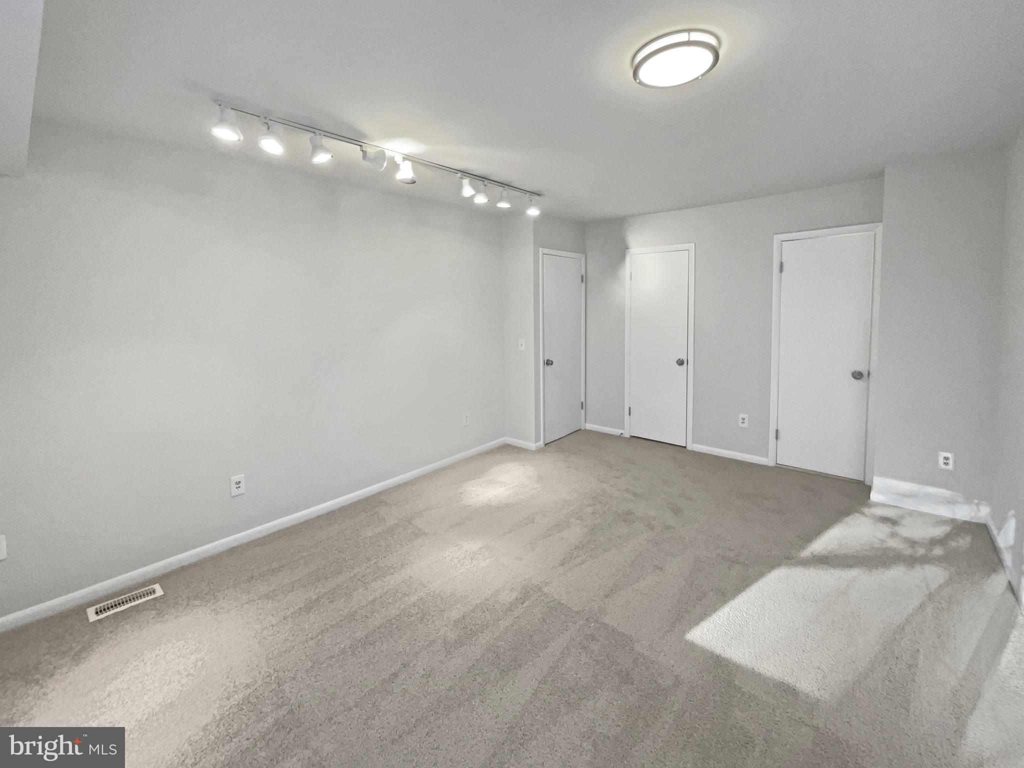 11736 Decade Court Reston, VA 20191 - Photo 5 of 65
