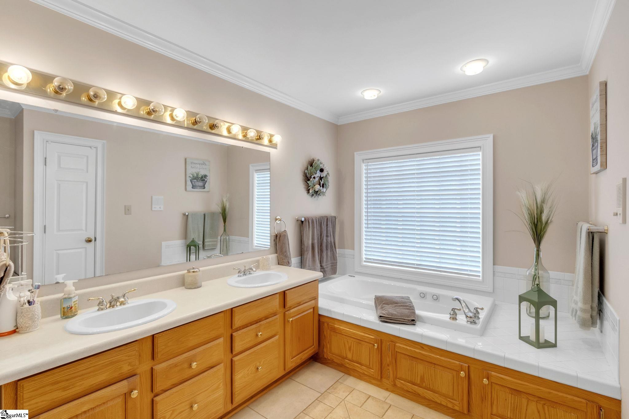 402 Lia Way Easley, SC 29642 - Photo 21 of 36