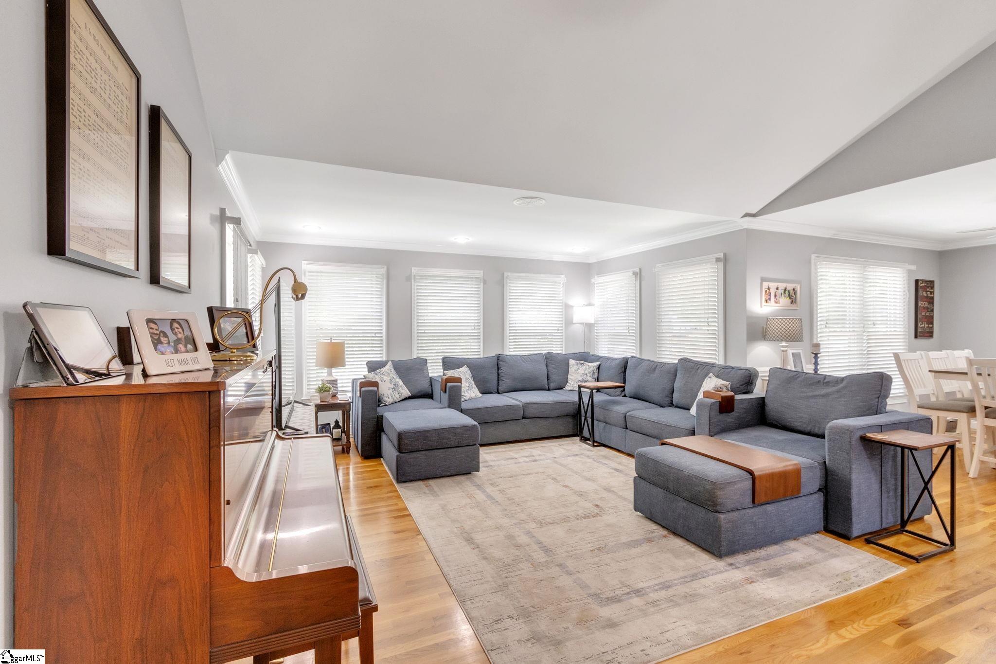 402 Lia Way Easley, SC 29642 - Photo 6 of 36