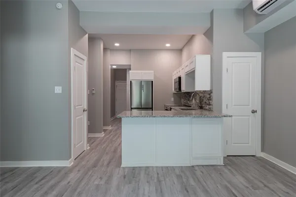 $1,250 | 519 Magnolia Point Drive, Unit A, Houston, TX 77336