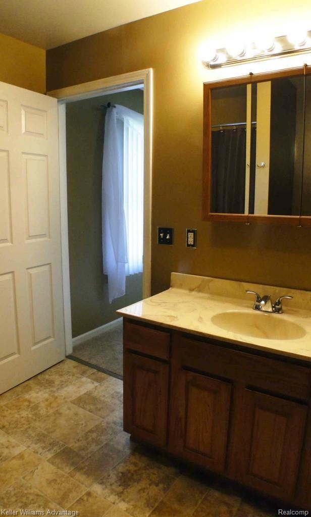 50170 Wear Road Belleville, MI 48111 - Photo 12 of 17 Master Bath 2.jpg